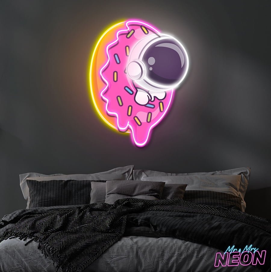Doughnut-astronaut-neon-artwork-1.jpg