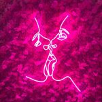 Kissing Neon Wall Décor