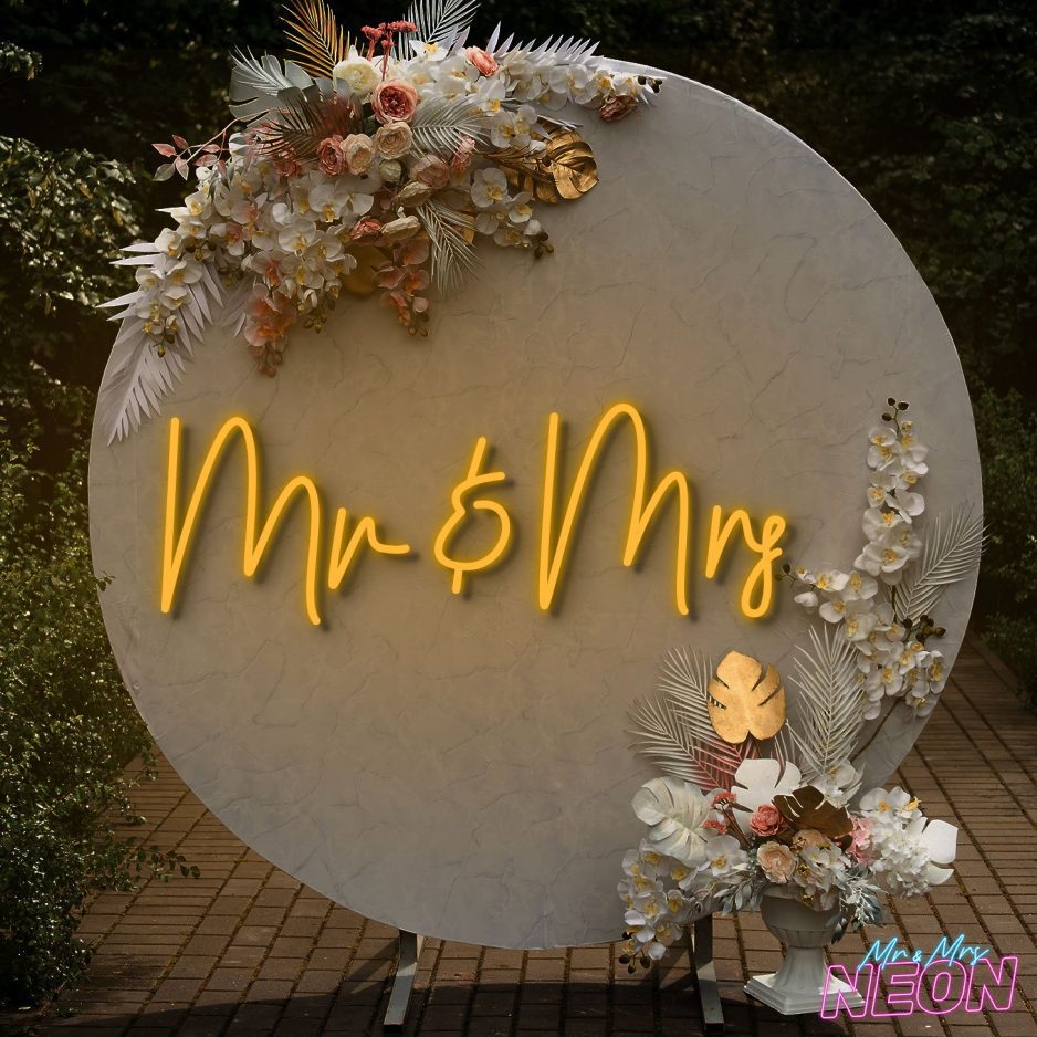 mr-mrs-neon-light-golden-yellow.jpg mr-mrs-neon-light-golden-yellow.jpg