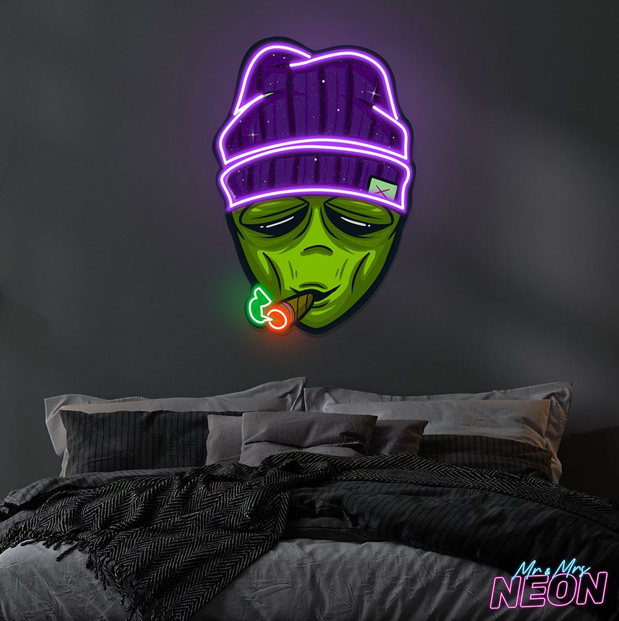 smoking-alien-neon-artwork-1.jpg