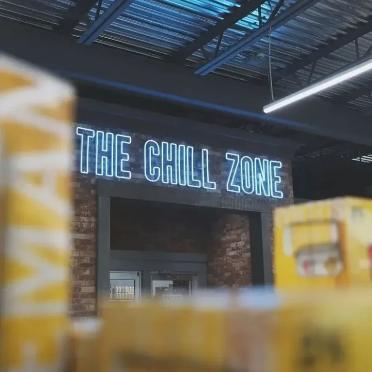 How Outdoor LED Neon Signs Stand Up to Weather